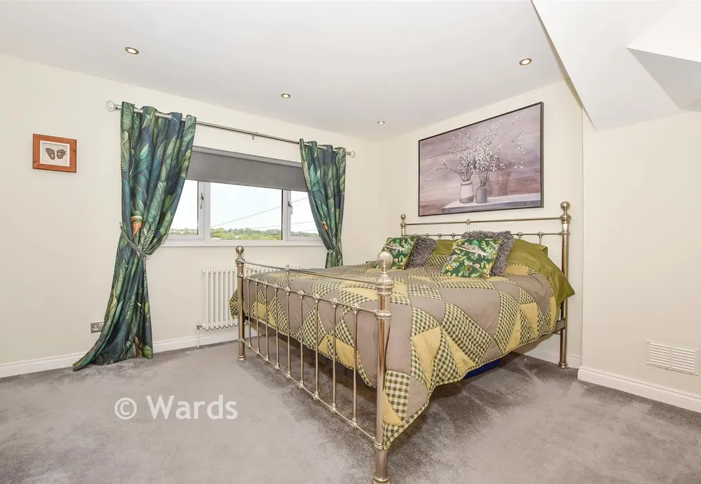 Bedroom 2 - Lower Road, East Farleigh, Maidstone, Kent - Wards of Kent