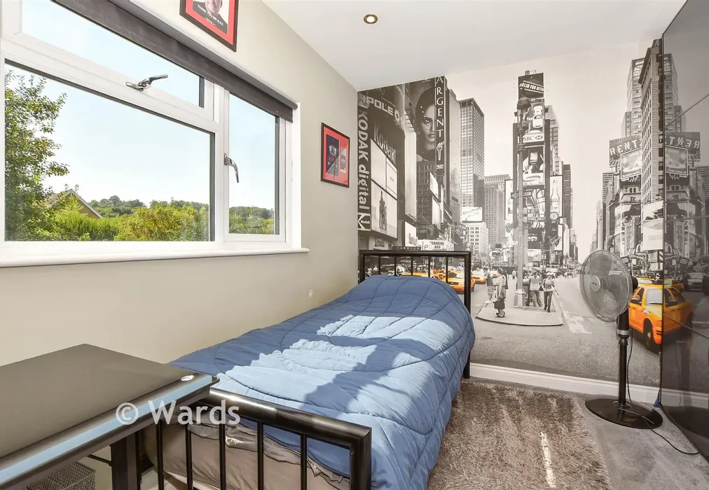 Bedroom 3 - Lower Road, East Farleigh, Maidstone, Kent - Wards of Kent