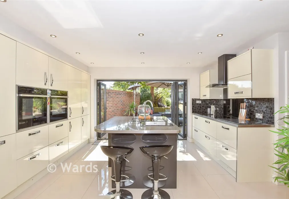 Kitchen - Lower Road, East Farleigh, Maidstone, Kent - Wards of Kent