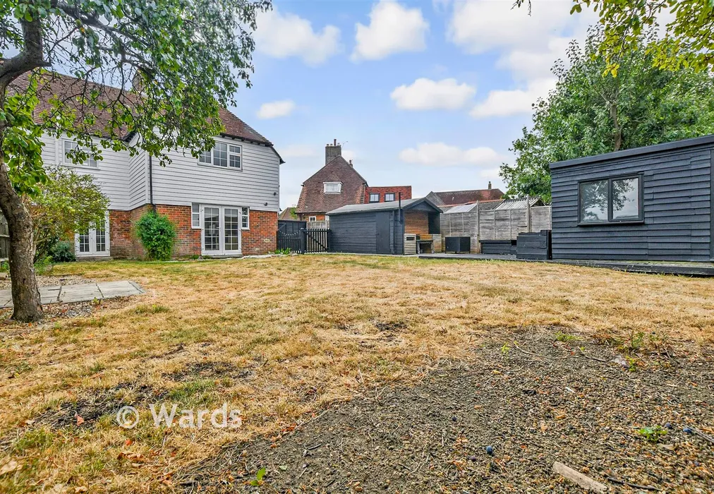 Rear Garden - Hookstead, High Halden, Kent - Wards of Kent