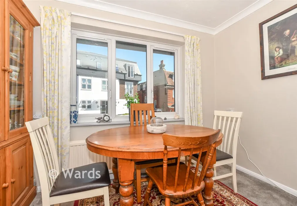 Lounge/Diner - Lyons Crescent, Tonbridge, Kent - Wards of Kent