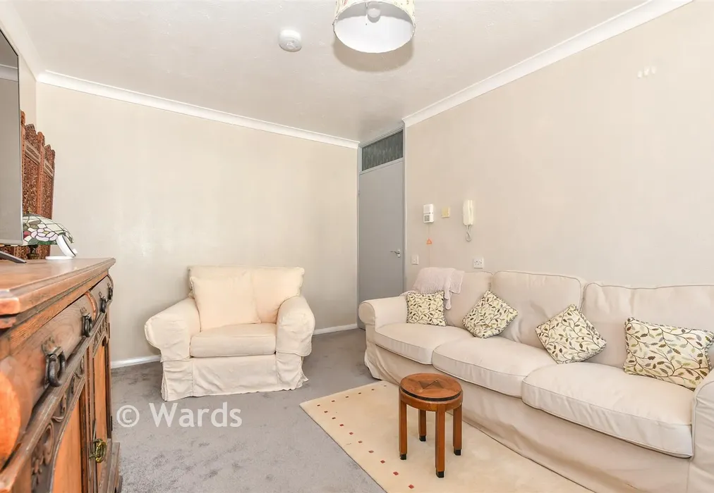 Lounge/Diner - Lyons Crescent, Tonbridge, Kent - Wards of Kent