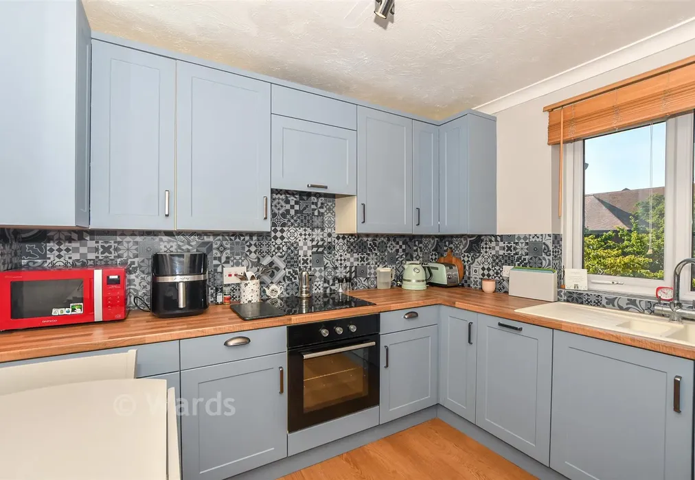 Kitchen - Lyons Crescent, Tonbridge, Kent - Wards of Kent