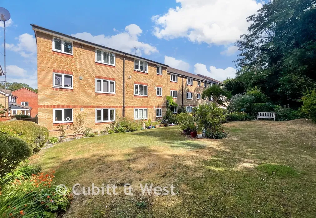 Communal Gardens - Dunnymans Road, Banstead, Surrey - Wards of Kent