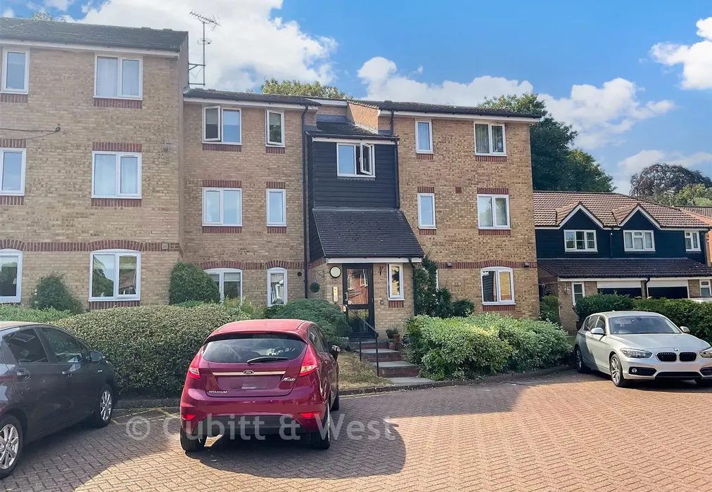 Front Entrance - Dunnymans Road, Banstead, Surrey - Wards of Kent