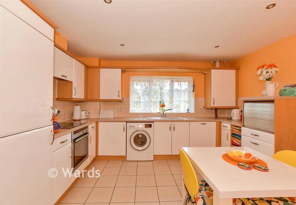 Kitchen/Diner - Maritime Avenue, Herne Bay, Kent - Wards of Kent