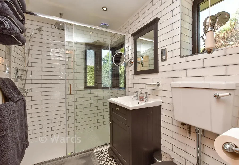 En-Suite Shower Room - Spendiff, Cooling, Kent - Wards of Kent