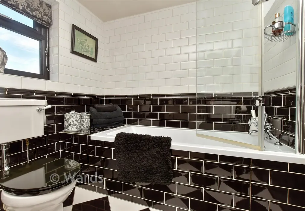 Bathroom - Spendiff, Cooling, Kent - Wards of Kent