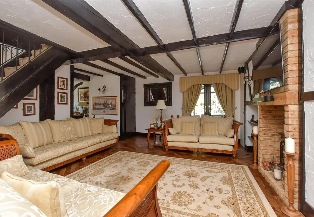 Lounge - Spendiff, Cooling, Kent - Wards of Kent