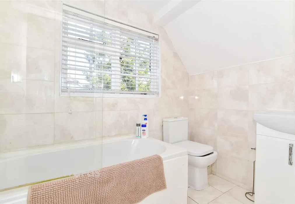Bathroom - High Street, Lenham, Maidstone, Kent - Wards of Kent