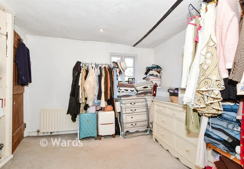 Bedroom 1 - High Street, Lenham, Maidstone, Kent - Wards of Kent