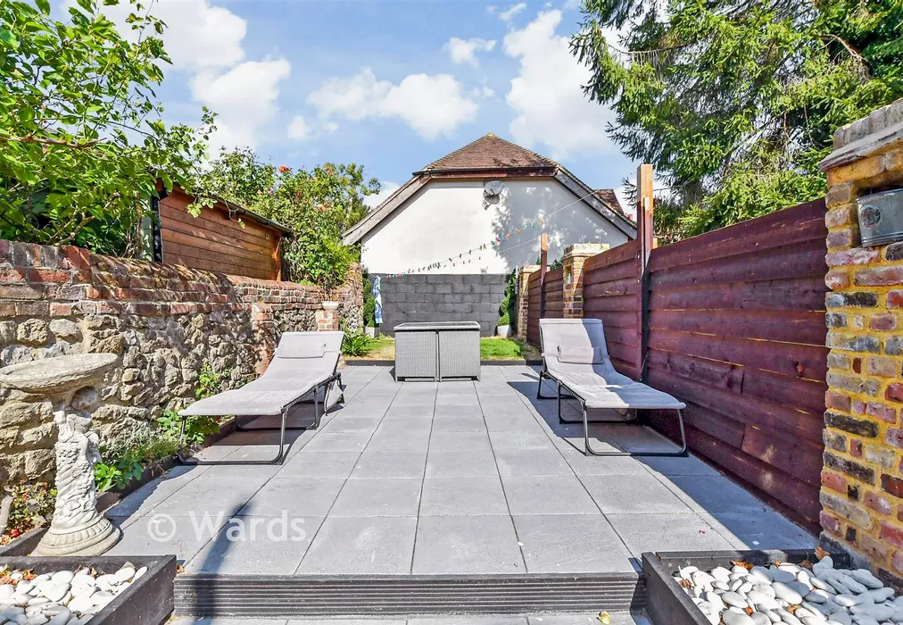 Rear Garden - High Street, Lenham, Maidstone, Kent - Wards of Kent