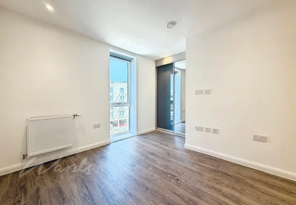 Bedroom 1 - Truman Way Dartford DA1 - Wards of Kent