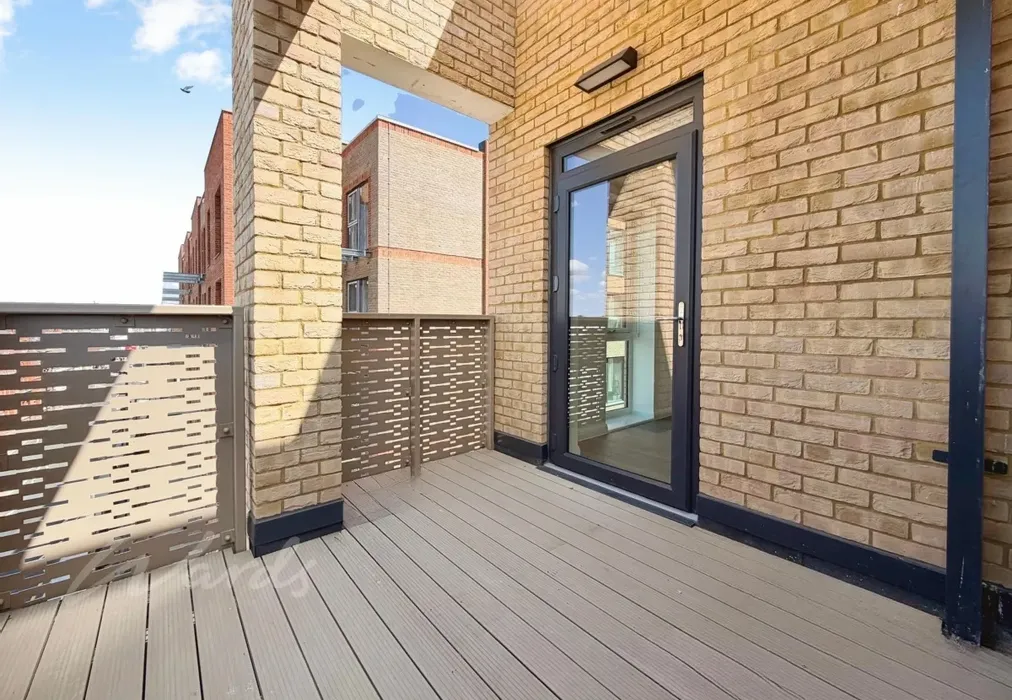 Balcony - Truman Way Dartford DA1 - Wards of Kent