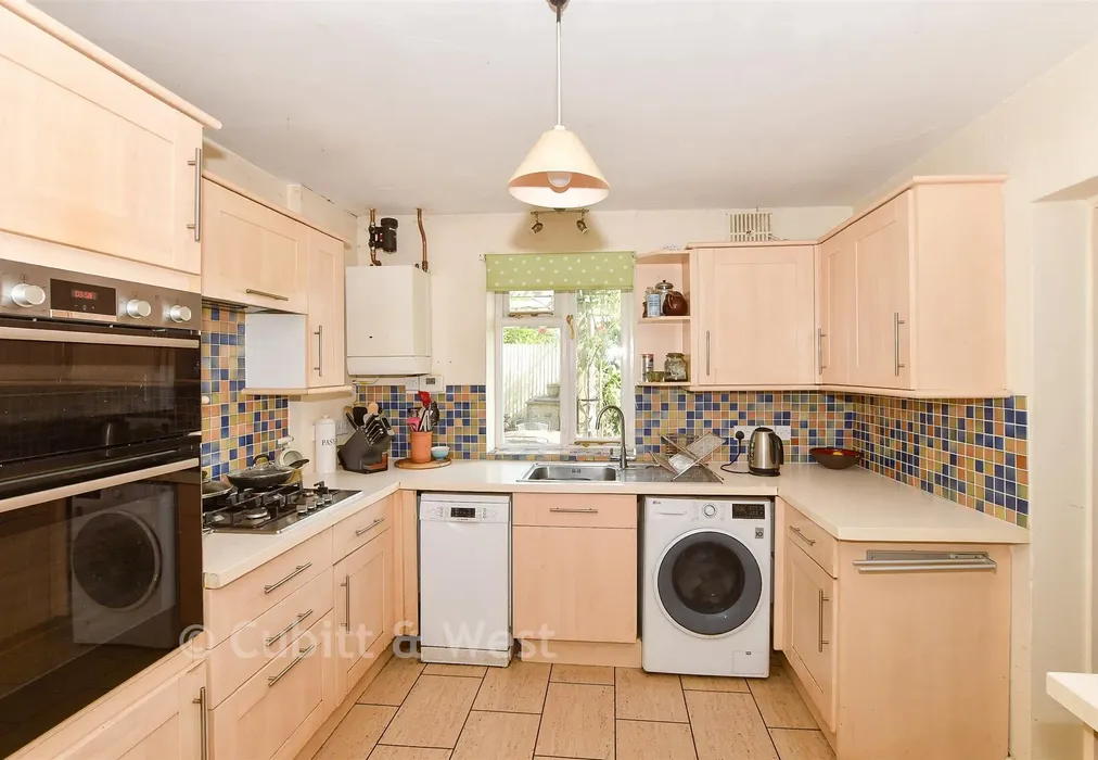 Kitchen - Woodcote Road, Forest Row, East Sussex - Wards of Kent