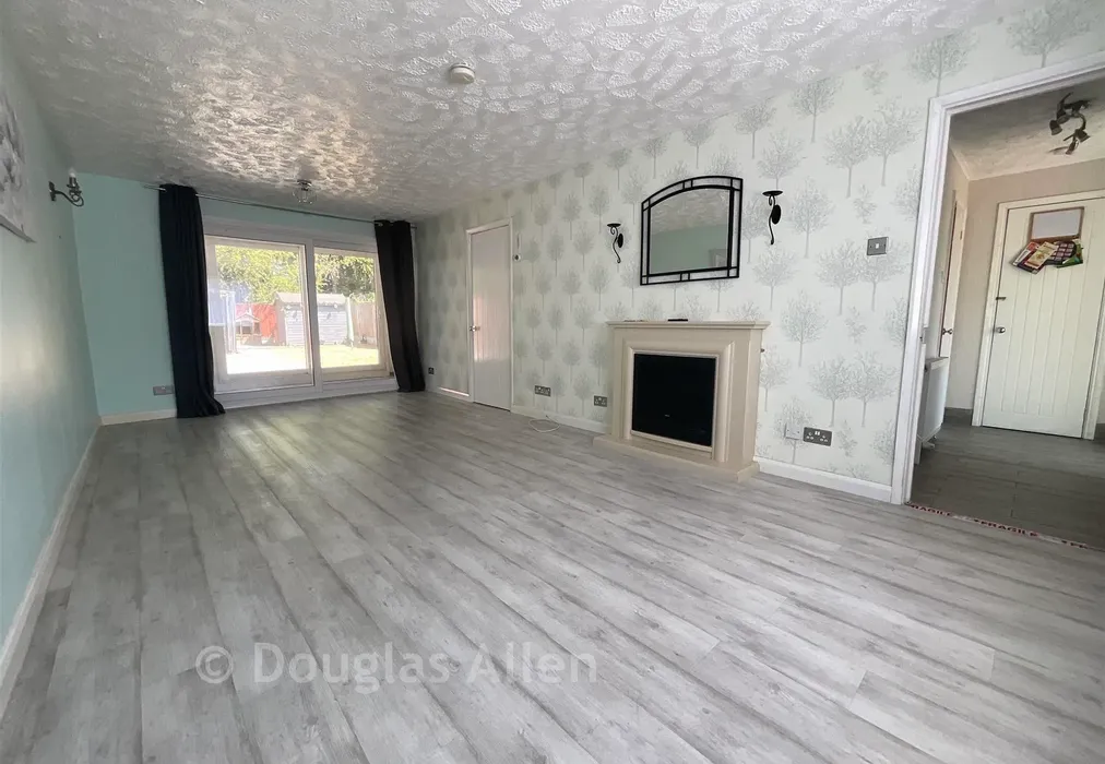 Lounge - Arundel Road, Wickford, Essex - Wards of Kent