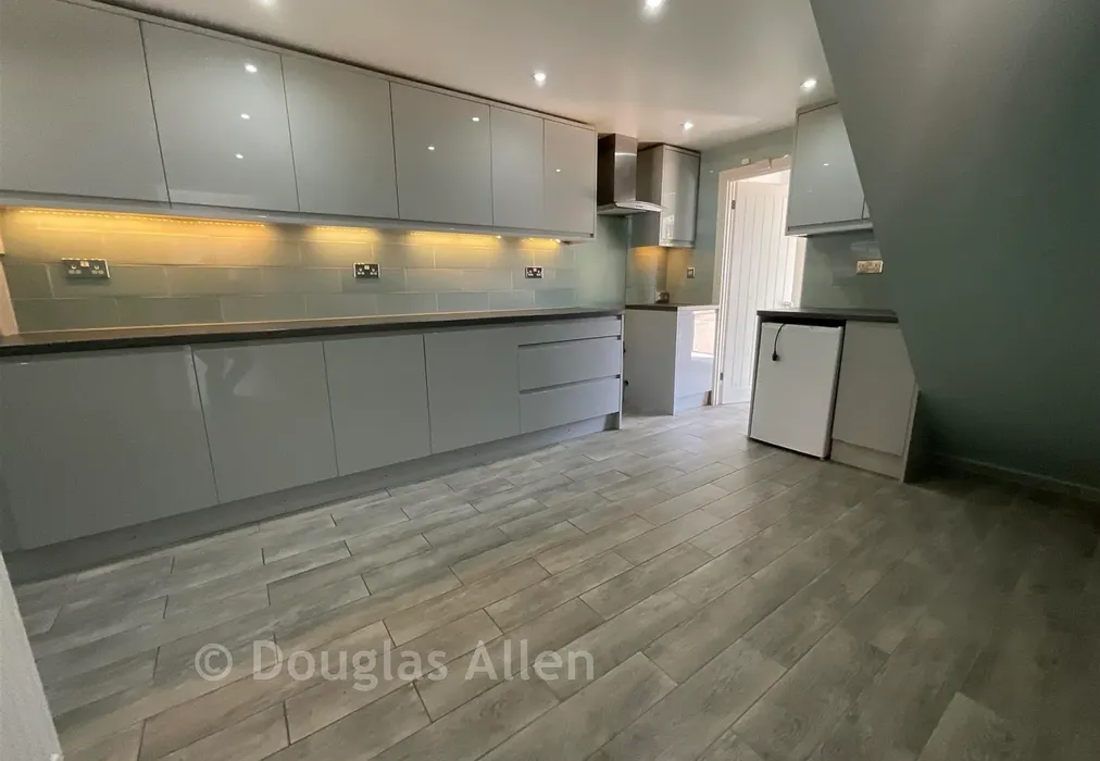 Kitchen - Arundel Road, Wickford, Essex - Wards of Kent