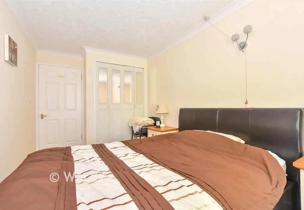 Bedroom 2 - Woodbury Lane, Tenterden, Kent - Wards of Kent