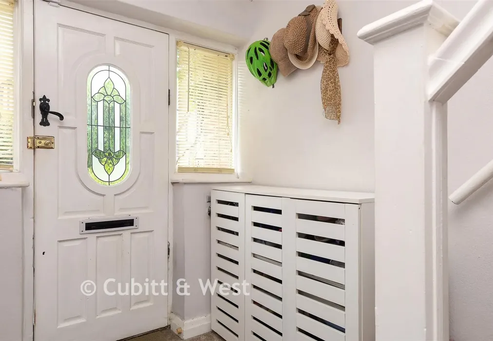 Internal Lifestyle Photograph - Court Avenue, Coulsdon, Surrey - Wards of Kent
