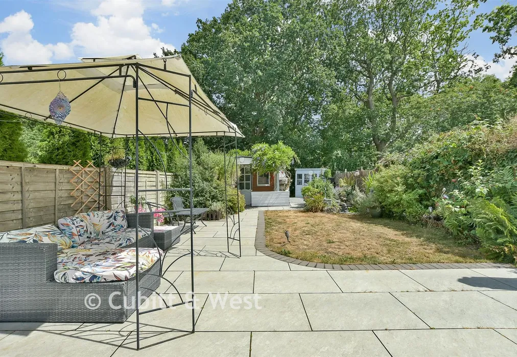 Rear Garden - Court Avenue, Coulsdon, Surrey - Wards of Kent