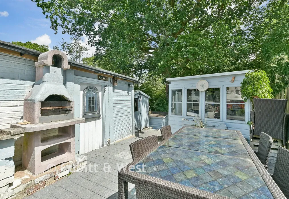 Rear Garden - Court Avenue, Coulsdon, Surrey - Wards of Kent