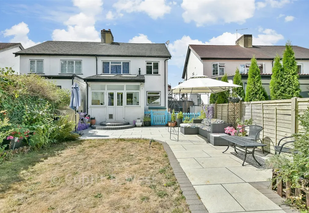 Rear Garden - Court Avenue, Coulsdon, Surrey - Wards of Kent