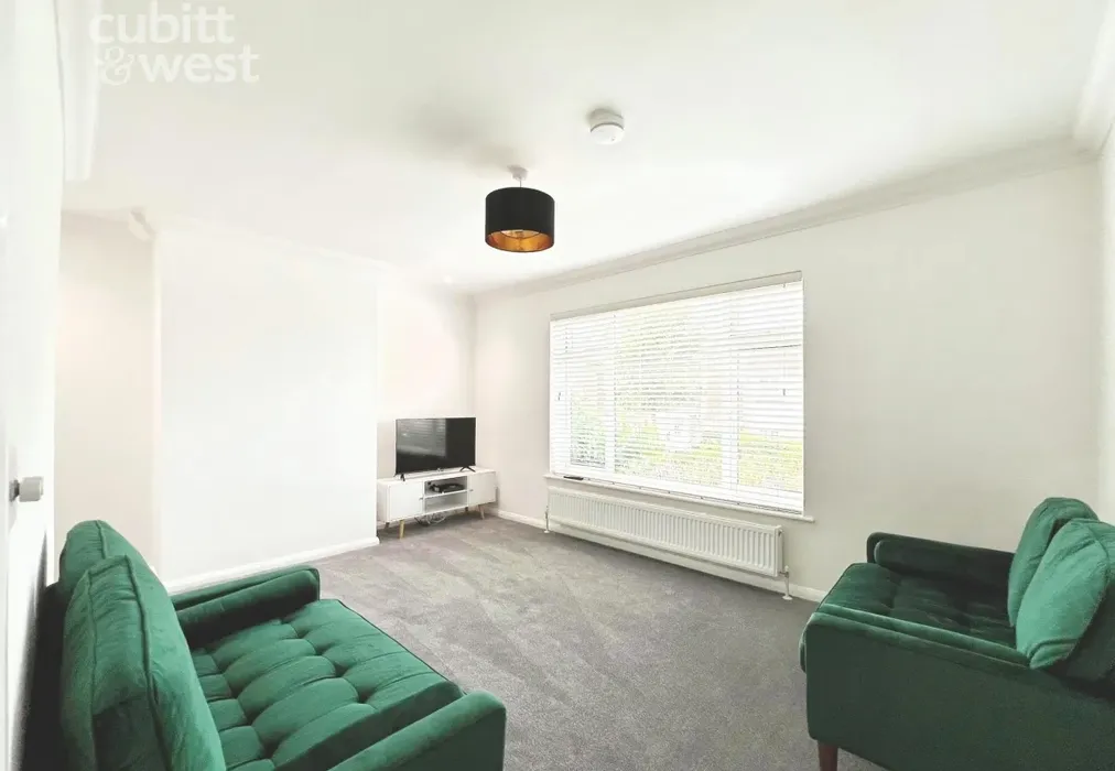 Lounge - Batemans Road, Brighton, BN2 - Wards of Kent