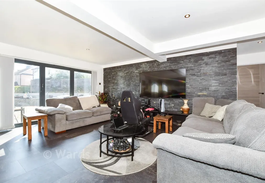 Lounge - London Road, Ditton, Aylesford, Kent - Wards of Kent
