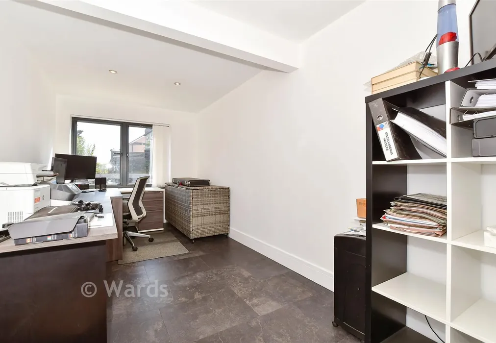 Bedroom 3 - London Road, Ditton, Aylesford, Kent - Wards of Kent