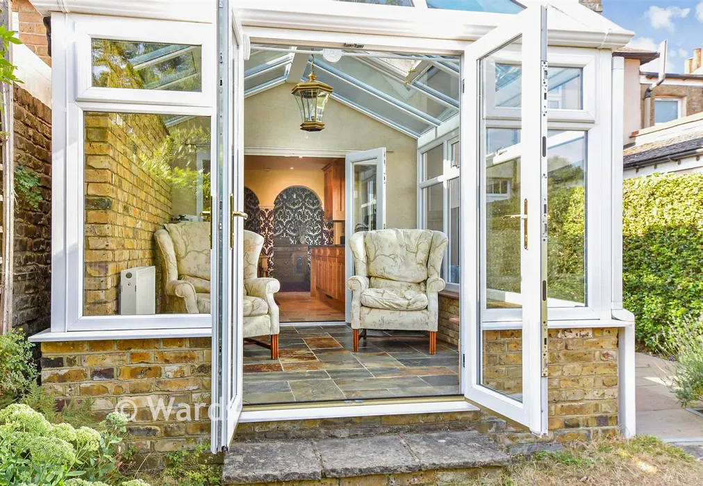 External Lifestyle Photograph - Dartford Road, Dartford, Kent - Wards of Kent