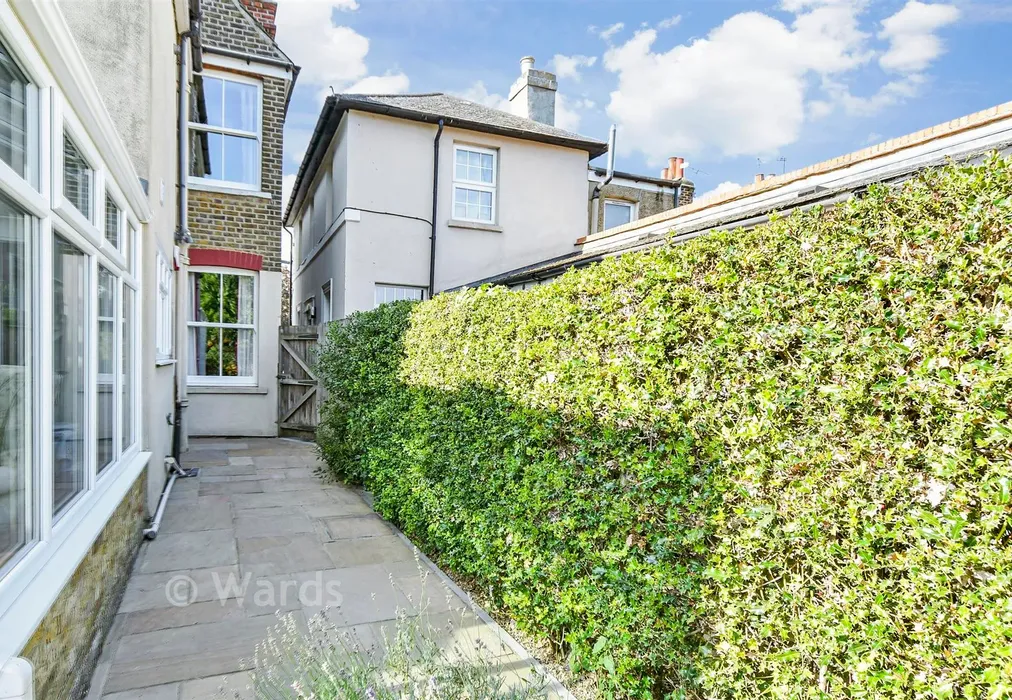 Patio / Decking - Dartford Road, Dartford, Kent - Wards of Kent