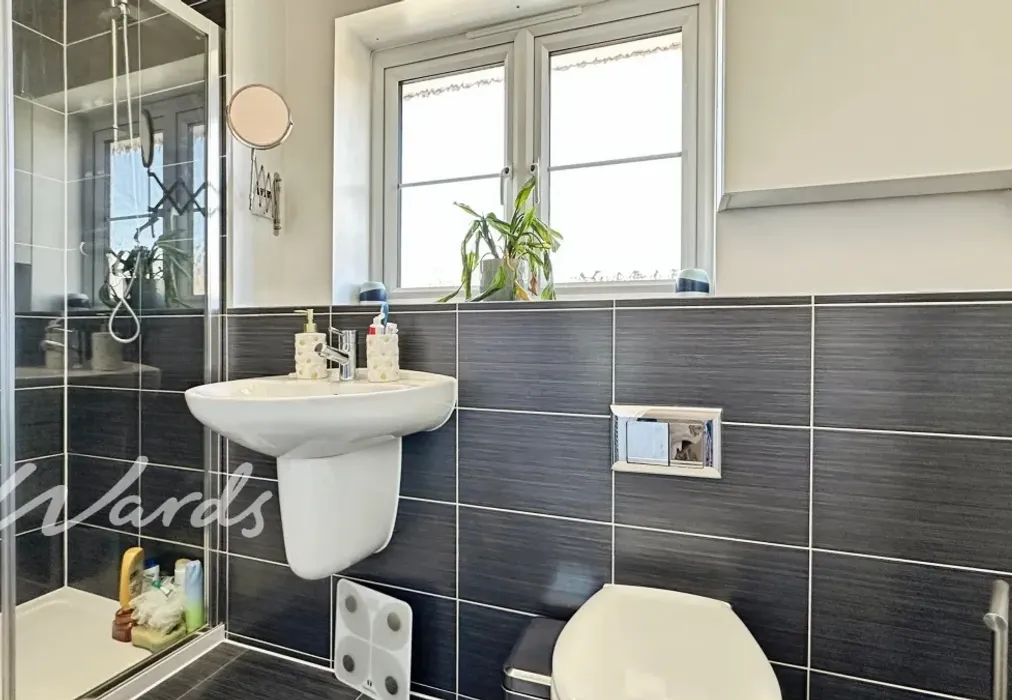 Bathroom - Cannock Drive Langley ME15 - Wards of Kent