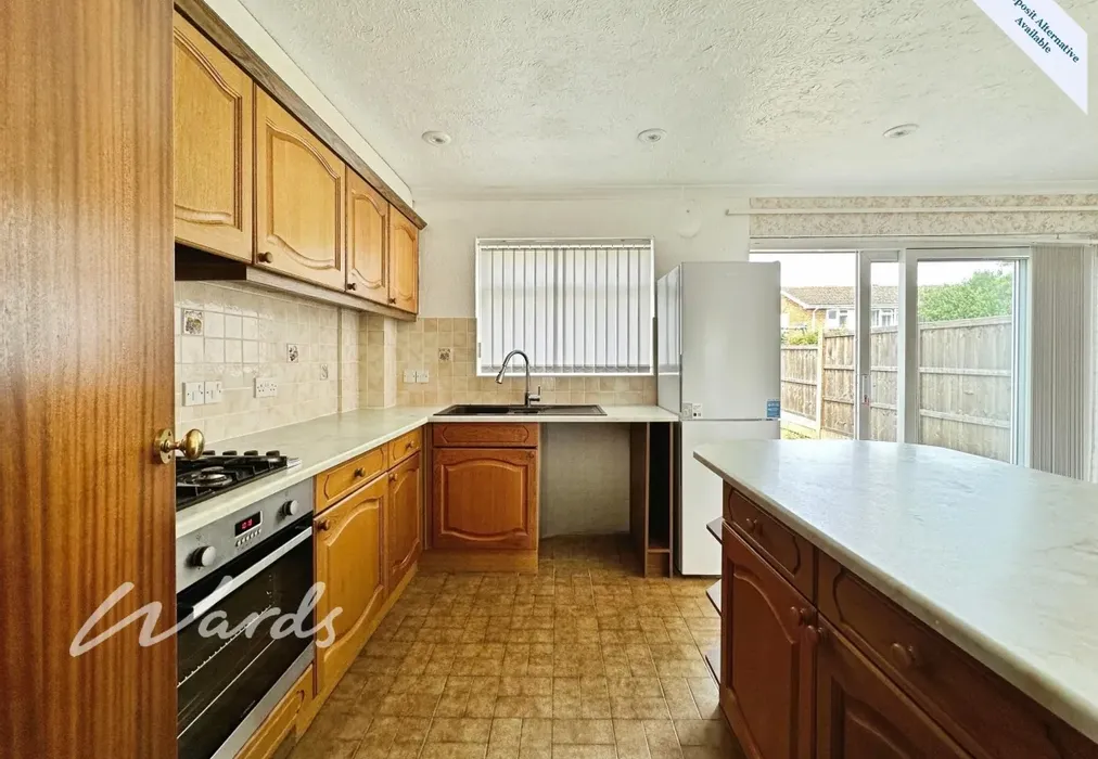 Kitchen - Braddick Close Maidstone ME15 - Wards of Kent