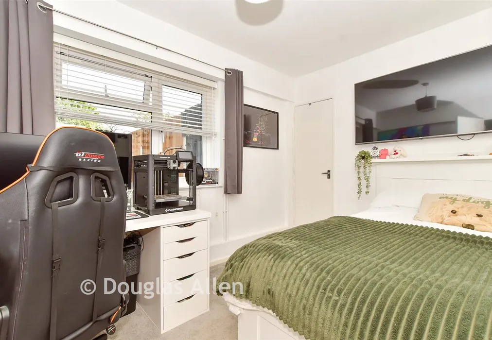 Bedroom 2 - Rettendon View, Wickford, Essex - Wards of Kent