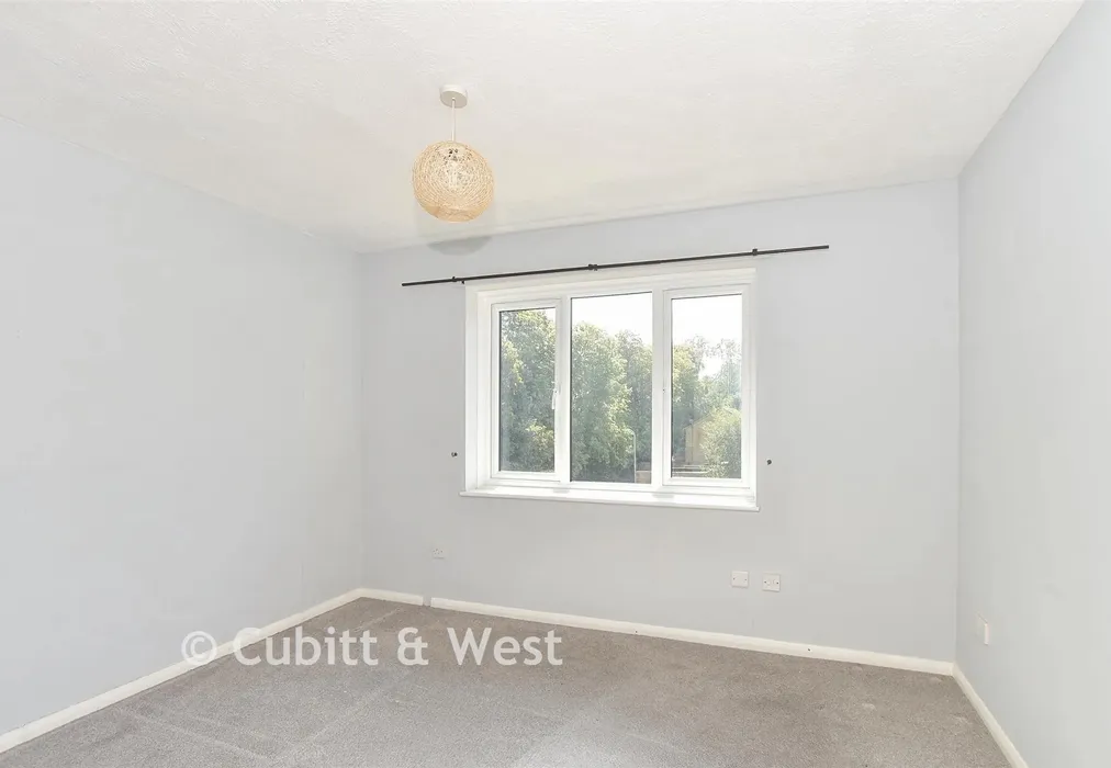 Bedroom 1 - Tollwood Park, Crowborough, East Sussex - Wards of Kent