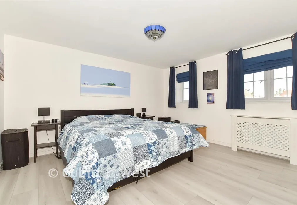 Bedroom 1 - Greenhurst Drive, East Grinstead, West Sussex - Wards of Kent