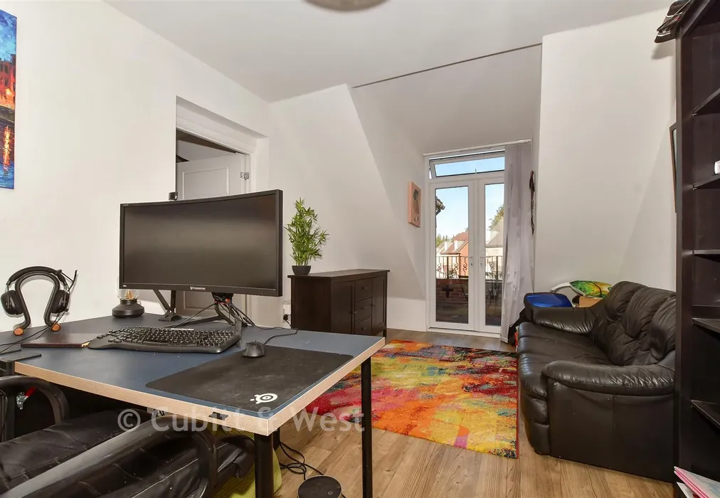 Bedroom 3 - Greenhurst Drive, East Grinstead, West Sussex - Wards of Kent