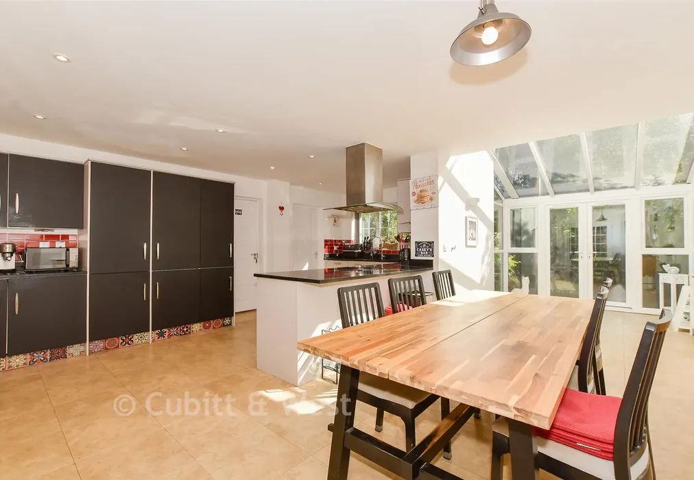 Dining Area - Greenhurst Drive, East Grinstead, West Sussex - Wards of Kent