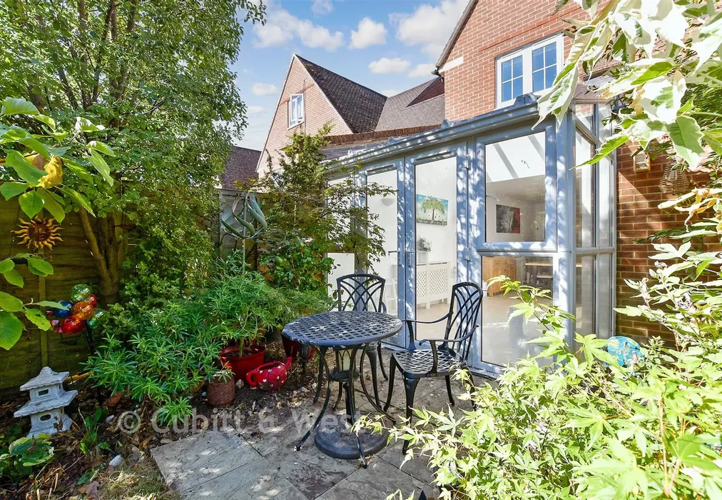 Rear Garden - Greenhurst Drive, East Grinstead, West Sussex - Wards of Kent
