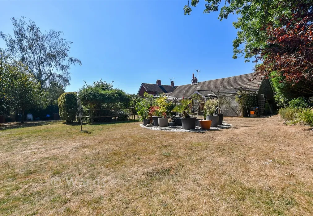 Rear Garden - Station Road, Pluckley, Kent - Wards of Kent
