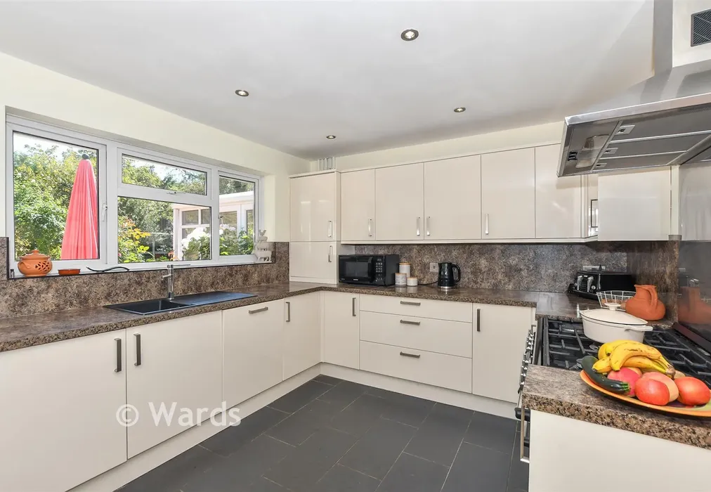 Kitchen - Station Road, Pluckley, Kent - Wards of Kent