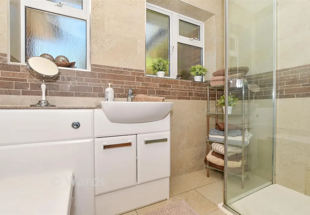 Shower Room - Station Road, Pluckley, Kent - Wards of Kent