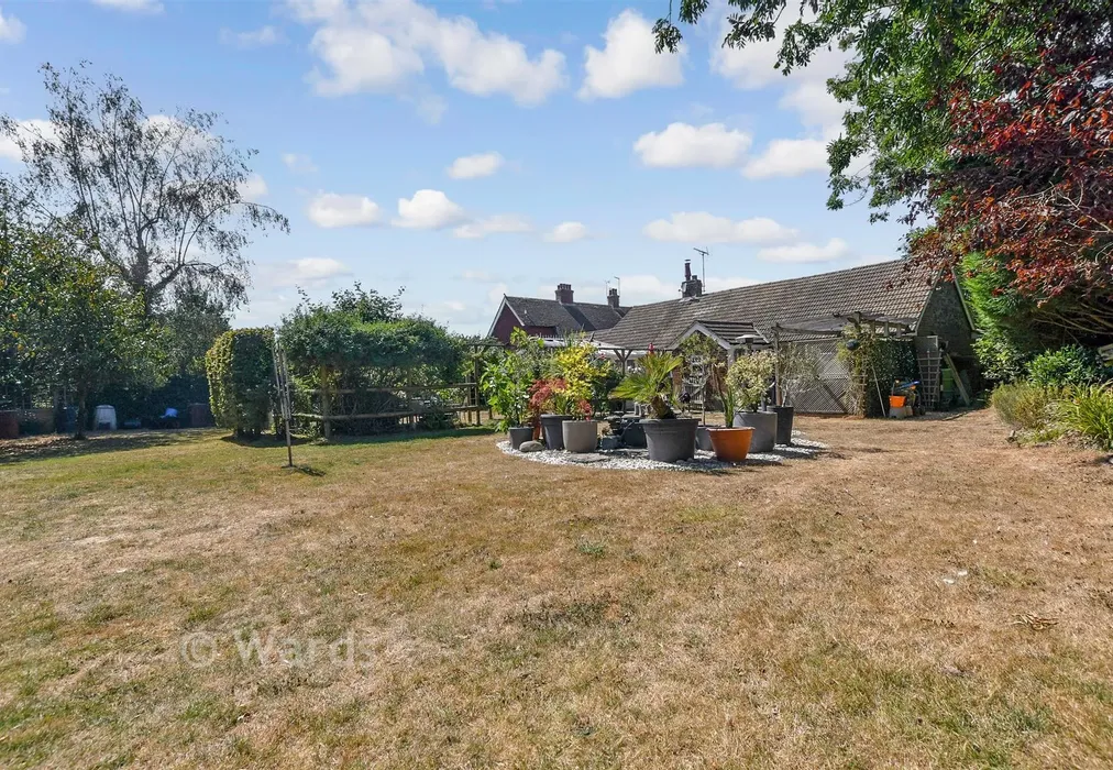 Rear Garden - Station Road, Pluckley, Kent - Wards of Kent