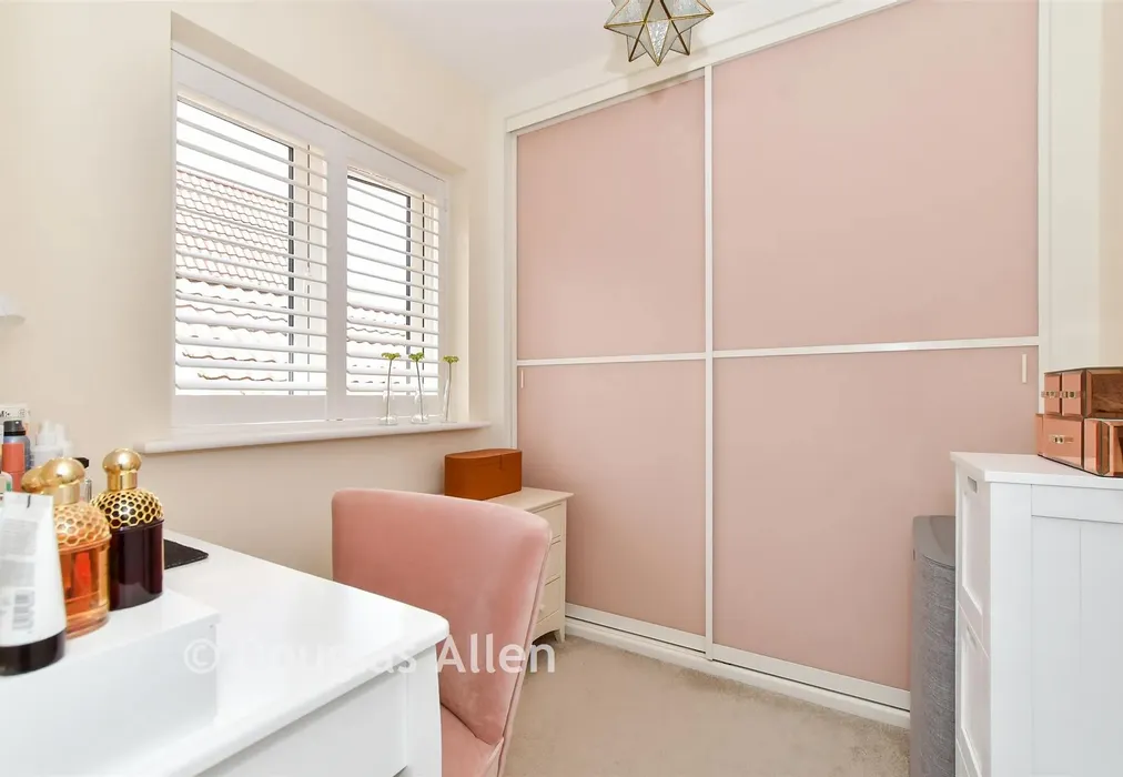 Bedroom 3 - Gardiners Close, Basildon, Essex - Wards of Kent