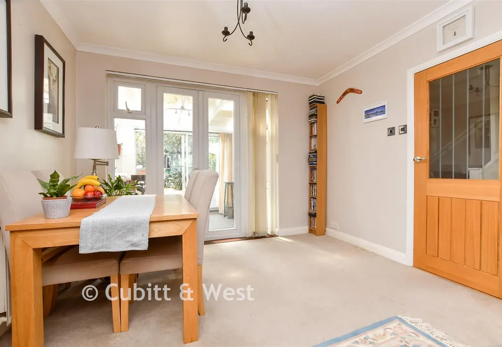 Lounge/Diner - Poulton Avenue, Sutton, Surrey - Wards of Kent
