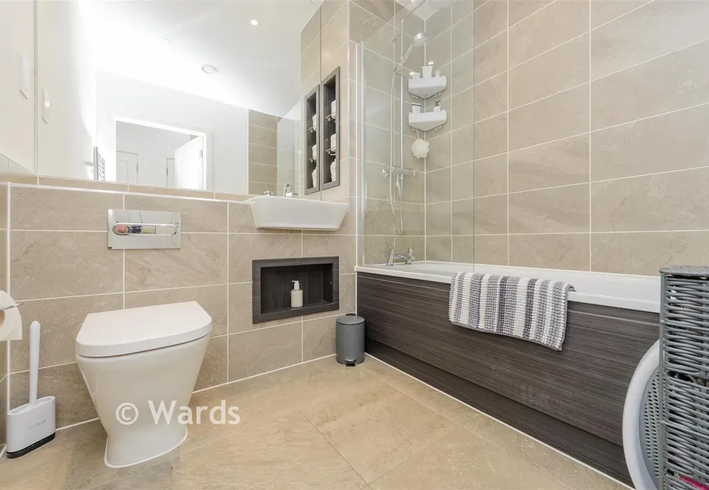 Bathroom - Regal Walk, Bexleyheath, Kent - Wards of Kent