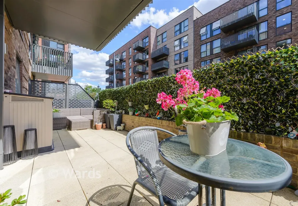 Balcony - Regal Walk, Bexleyheath, Kent - Wards of Kent