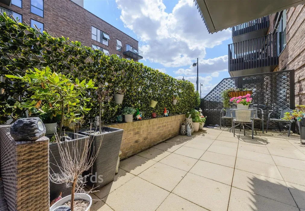 Balcony - Regal Walk, Bexleyheath, Kent - Wards of Kent