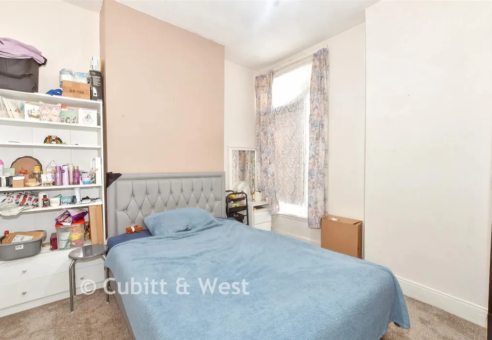 Bedroom 2 - Stamshaw Road, Portsmouth, Hampshire - Wards of Kent