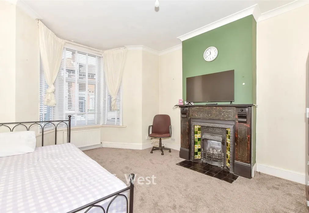 Lounge - Stamshaw Road, Portsmouth, Hampshire - Wards of Kent
